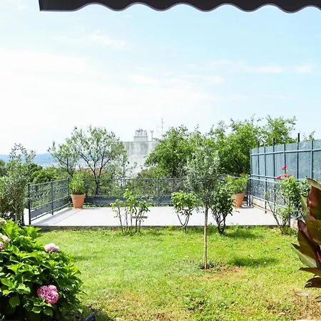 Paradise Garden Appartement *
